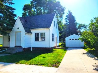 335 N Broadway, Wells, MN 56097