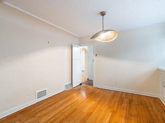 5th image of 4112 N Woodburn STREET #4114