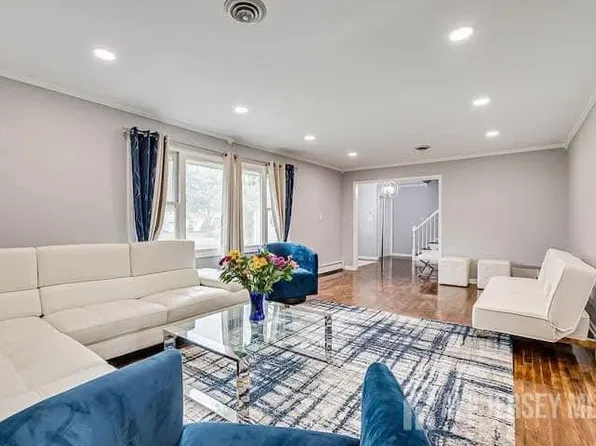 3993 Park Ave, Edison, NJ 08820