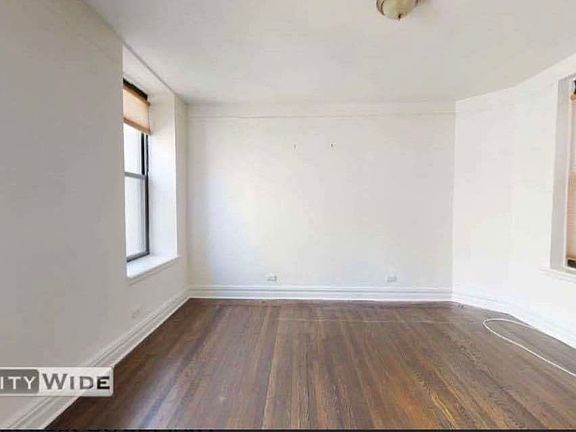 3rd image of 26 E 91st St #6G