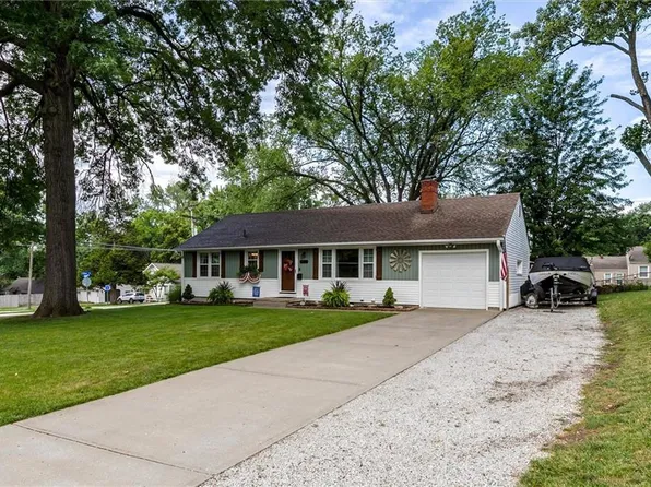5244 Reeds Rd, Mission, KS 66202