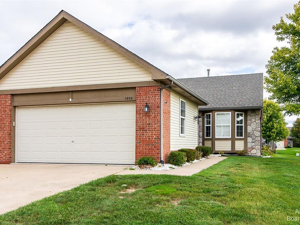 1st image of 1800 Wexford Dr
