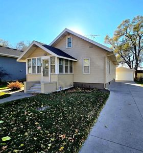 117 Columbia Ave NE, Saint Cloud, MN, 56304