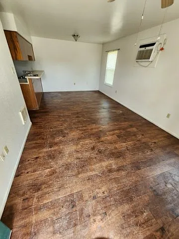 550 Hospital Blvd — Photo 6