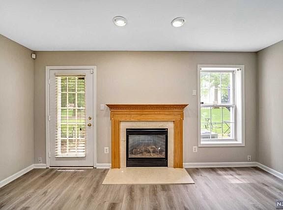 5th image of 451 Hartford Dr