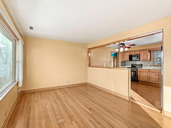 4th image of 5946 W 87th Pl