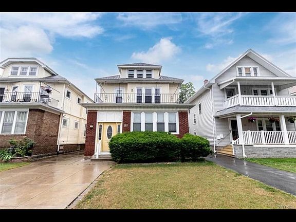 3rd image of 28 Shoreham Pkwy Floor 2