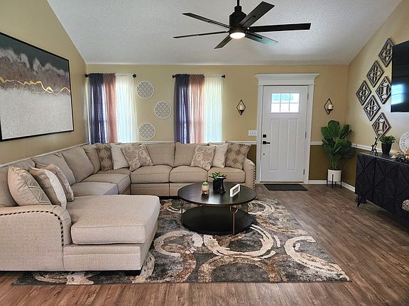 2nd image of 114 Pecan Dr