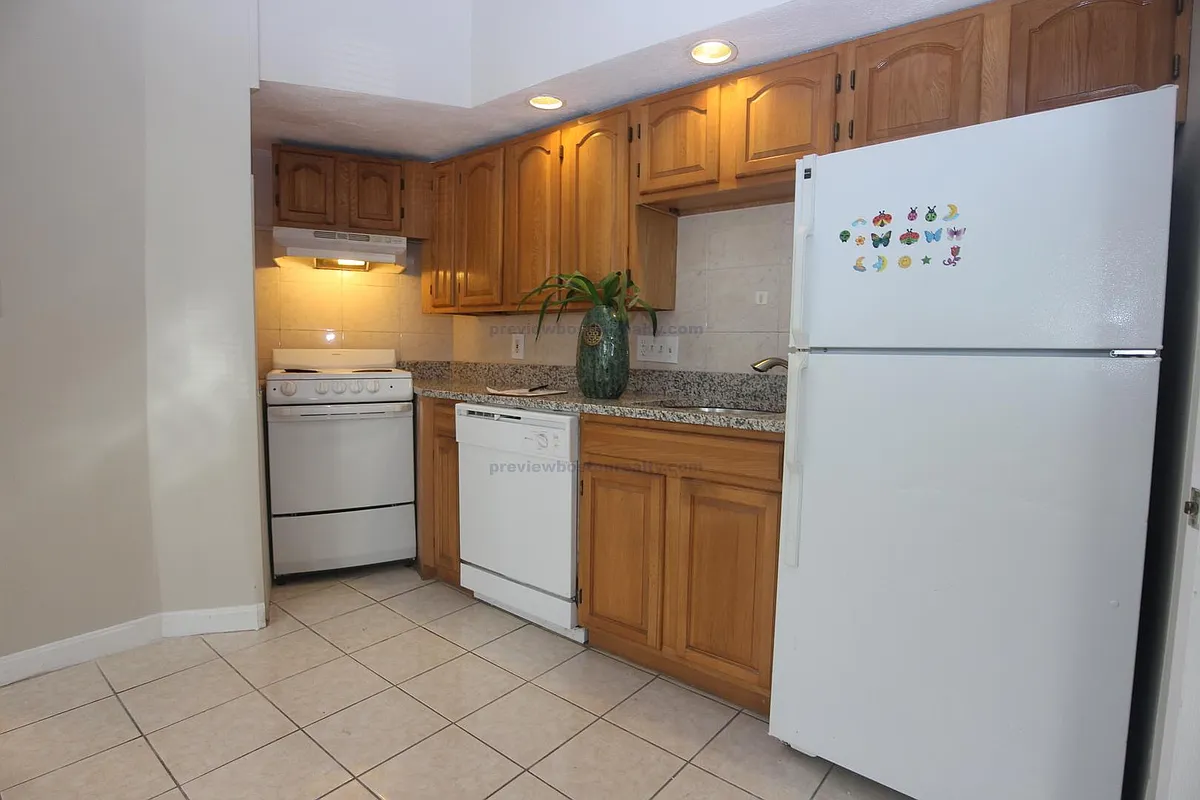 Building Photo - 1474 Commonwealth Ave #A