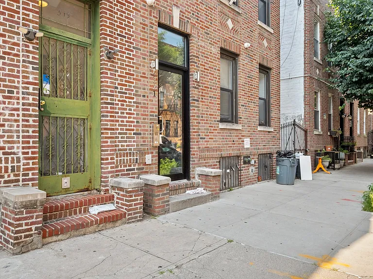 321 Eldert St #4B — Photo 10