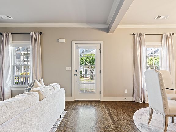 4th image of 1513 Laurens St