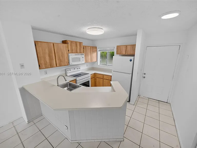 8750 N Sherman Cir #305 — Photo 52