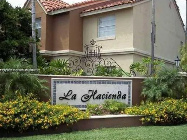 18314 NW 68th Ave APT K, Hialeah, FL 33015