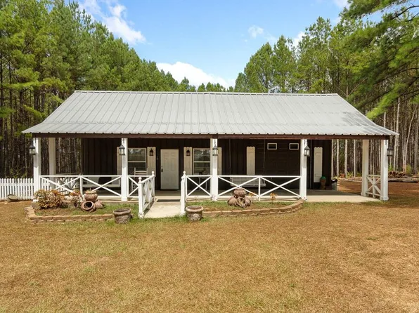 6631 Thompson Rd, Smithdale, MS 39664