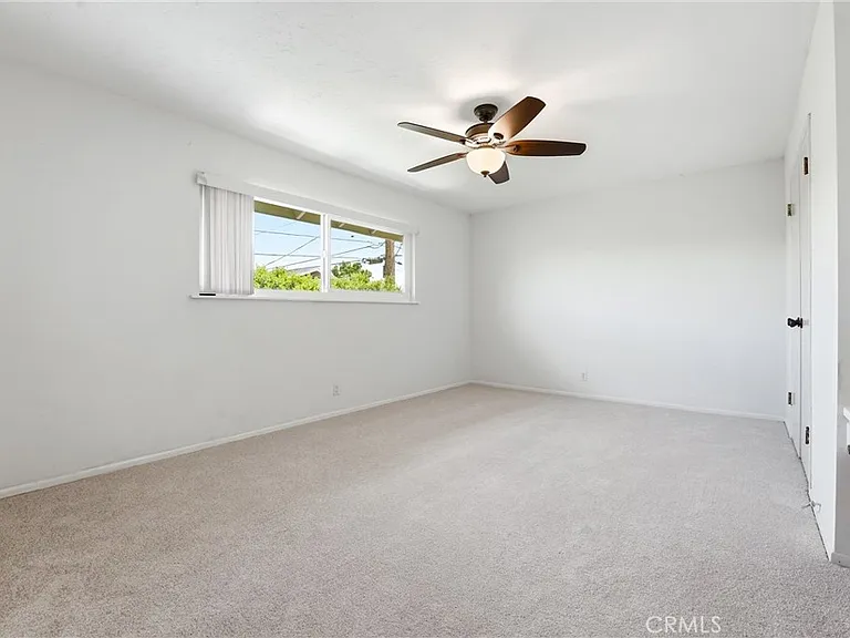 1163 N Lincoln St — Photo 16
