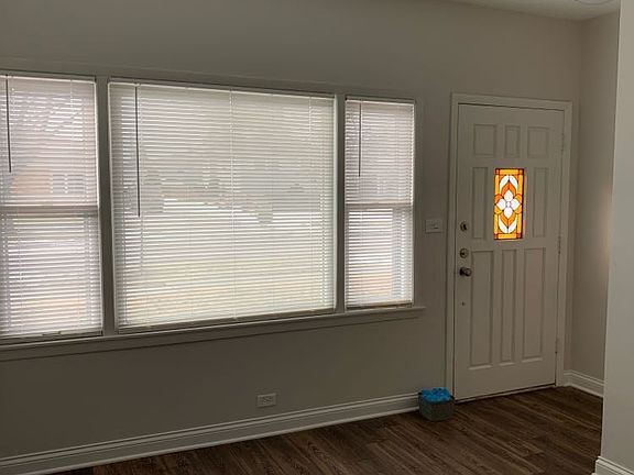 3rd image of 1056 Irwin Ave