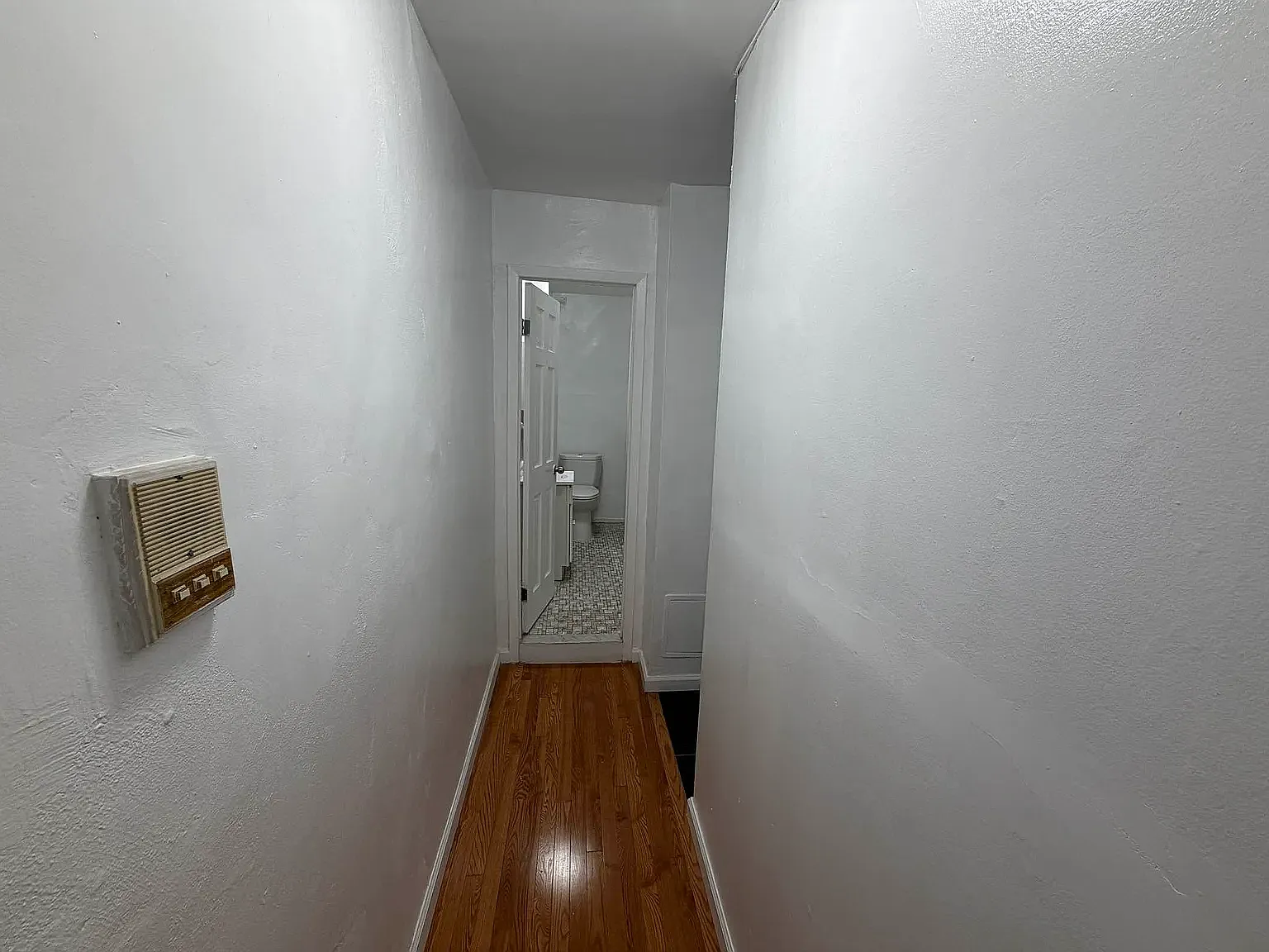 242 West 16th Street — Photo 3