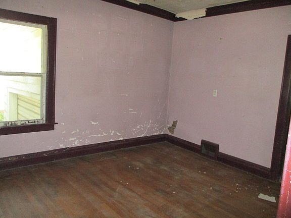 3rd image of 21 Forestdale Park