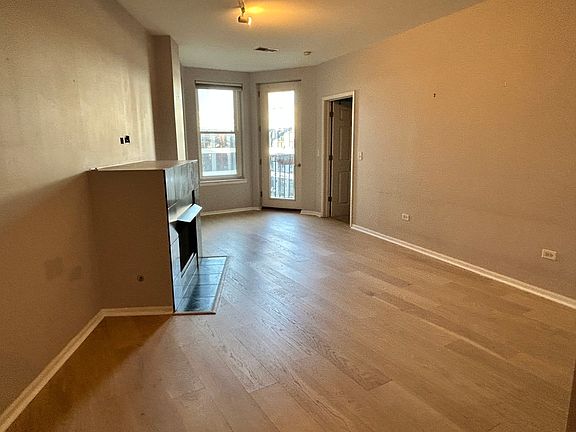 5th image of 520 N Halsted St APT 411