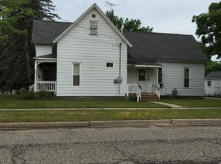 302 W State St, Clare, MI 48617