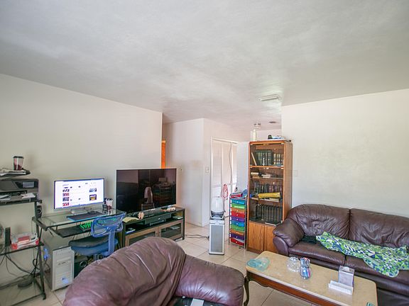 4th image of 60 Chapel Ln