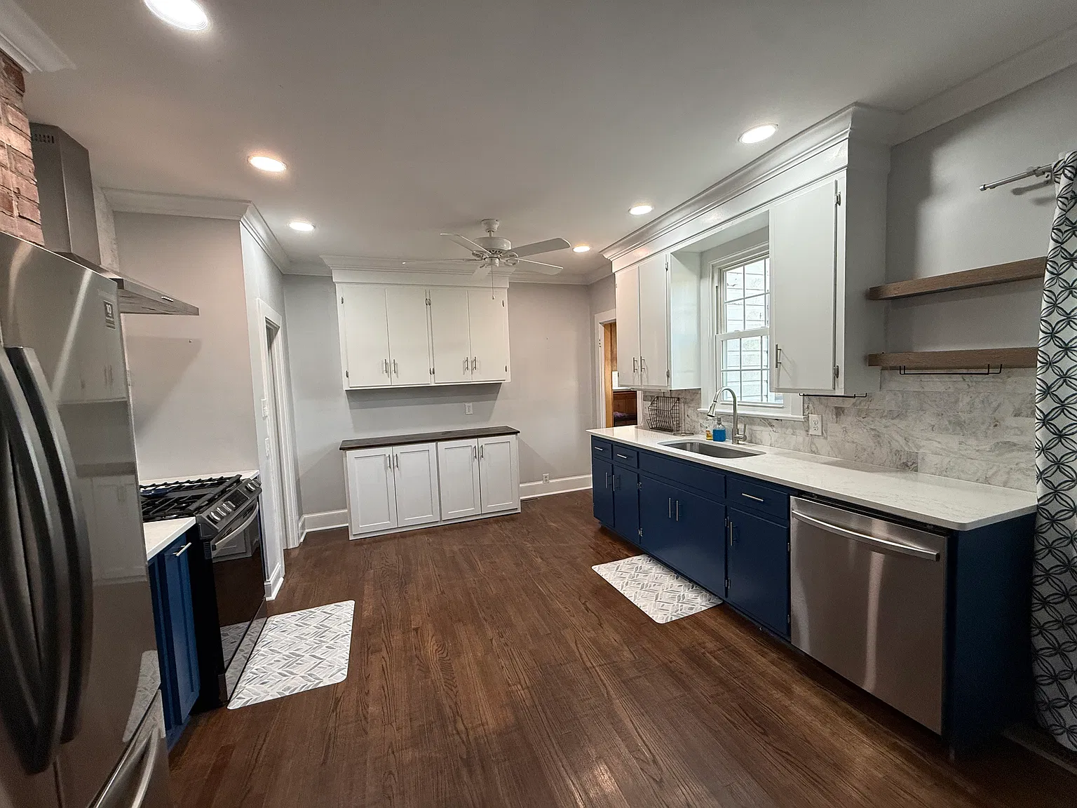 100 Scott St — Photo 4