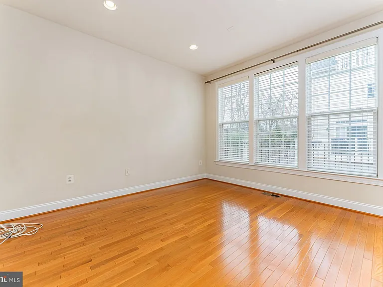 8032 Reserve Way — Photo 11