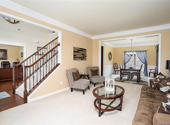 5th image of 1106 Victoria Blake Ln