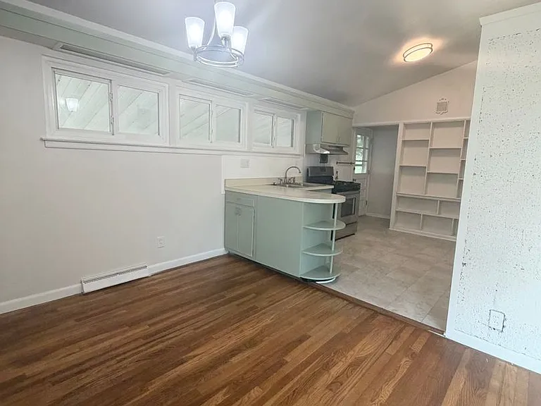 621 Pinellas Dr — Photo 7
