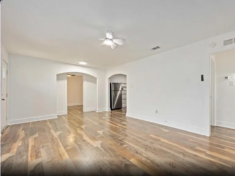 6043 Lyndhurst Dr — Photo 14