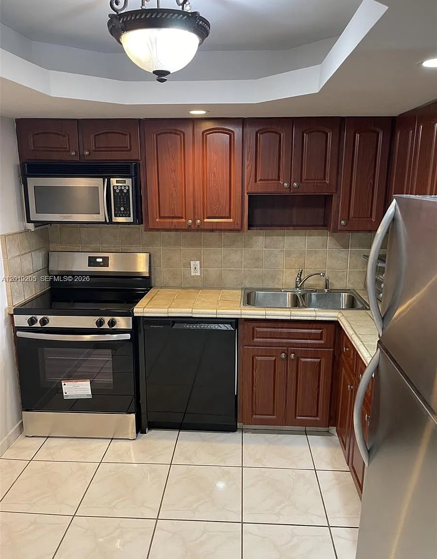 Arlen Beach Condo — Photo 4