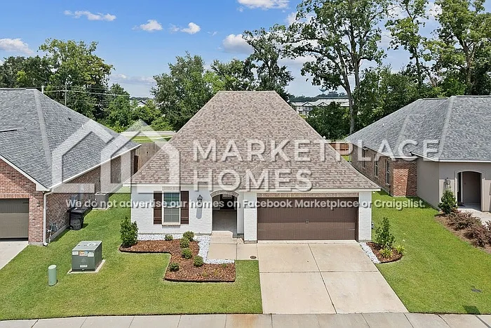 462 Lake Breeze Dr — Photo 2