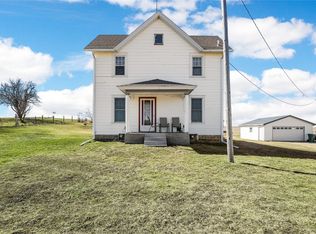 669 Taylor Ave, Lowden, IA 52255