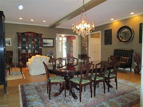 3rd image of 230 Lakehurst Dr
