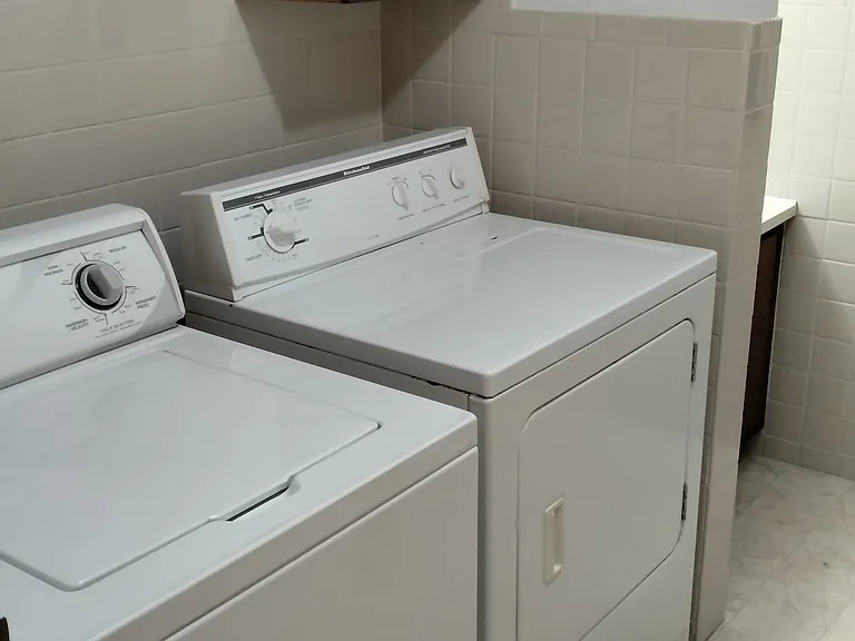 49 Green Bay Dr #1 — Photo 6