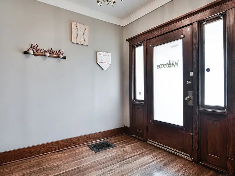 3124 Cass St — Photo 3
