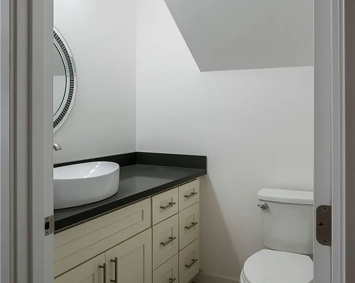 116 S 42nd St — Photo 8