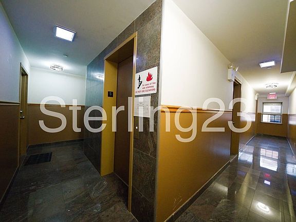 4th image of 3132 31st St APT 3C
