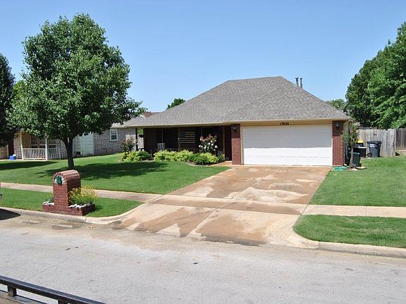 2nd image of 13656 S Oak Pl E