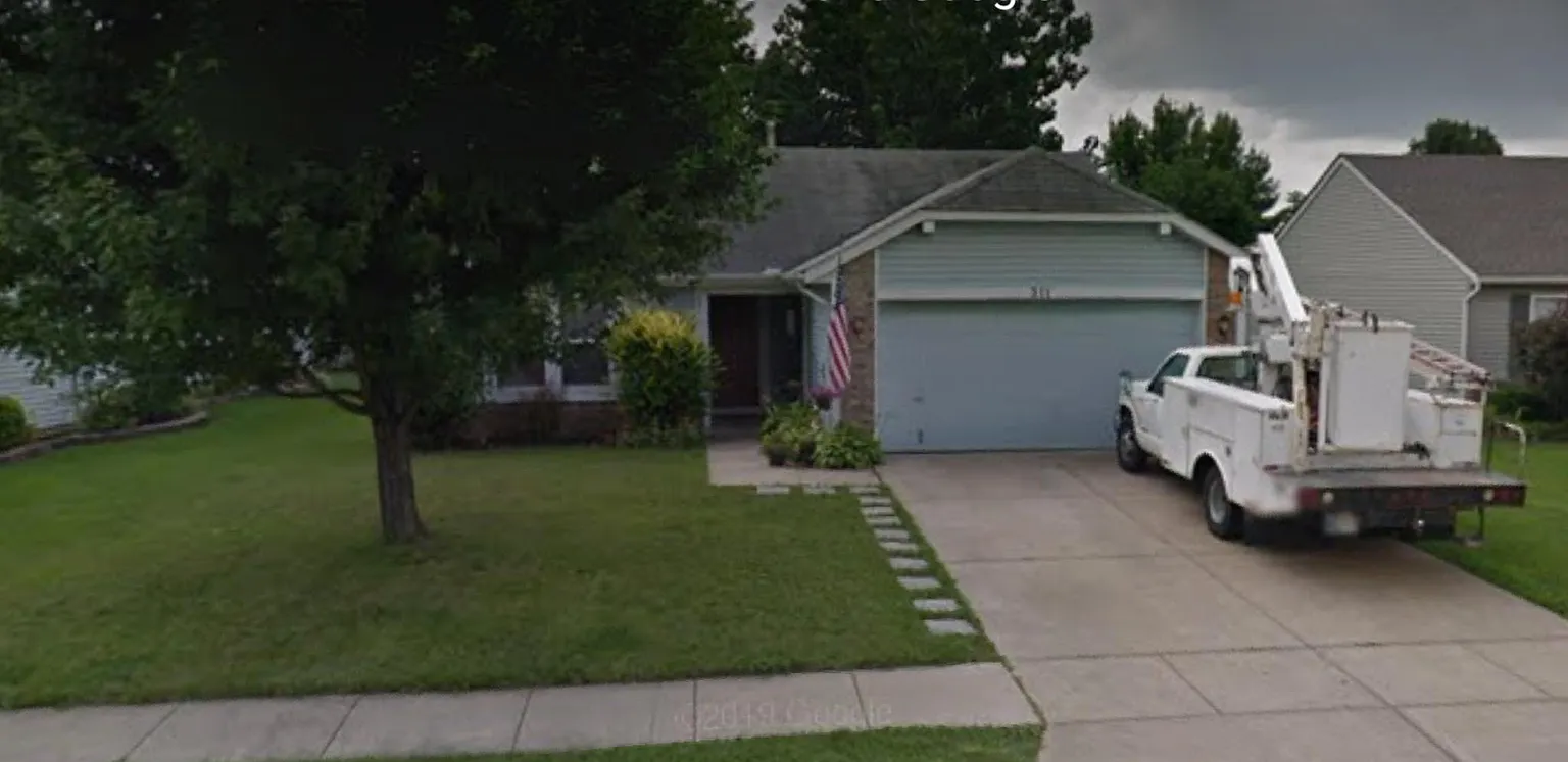 311 Stockbridge Ln photo 1