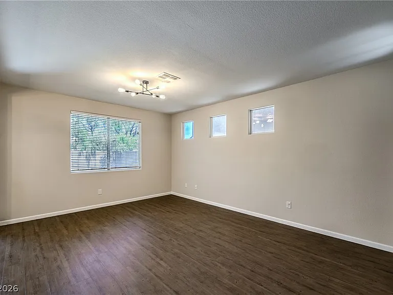 10650 Streamside Ave — Photo 4
