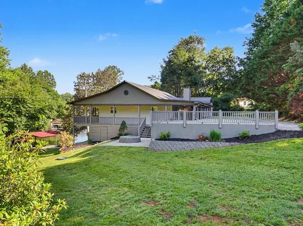 1105 Henson Dr, Hiawassee, GA 30546