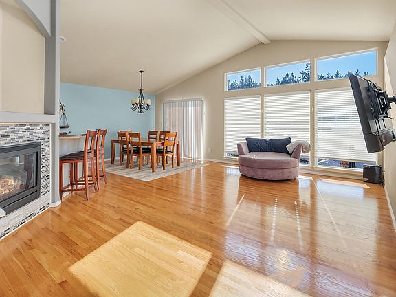 4th image of 119 W Bristol Ave