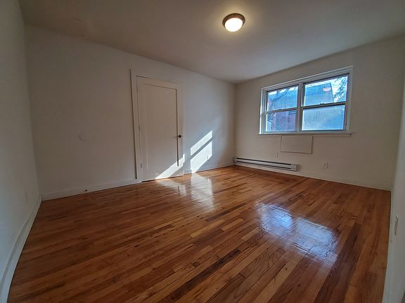 4th image of 590 Bergen Ave #28E