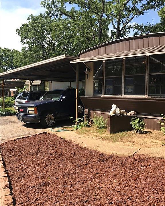 1st image of 527 Tall Tree Dr #212
