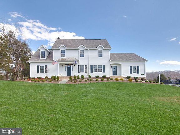 3rd image of 8727 Hedgecock Ln
