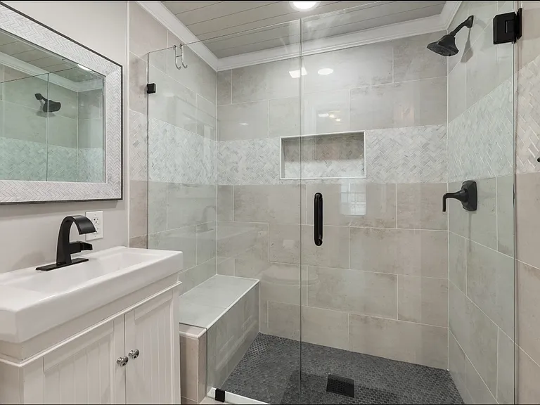 1716 Chapel Hill Rd — Photo 26