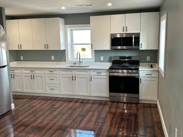 30 Division St, Pittsfield, MA 01201