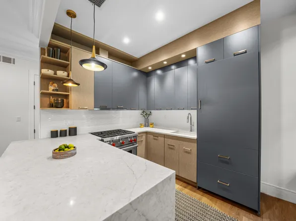 636 Warren Street image 4 of 16