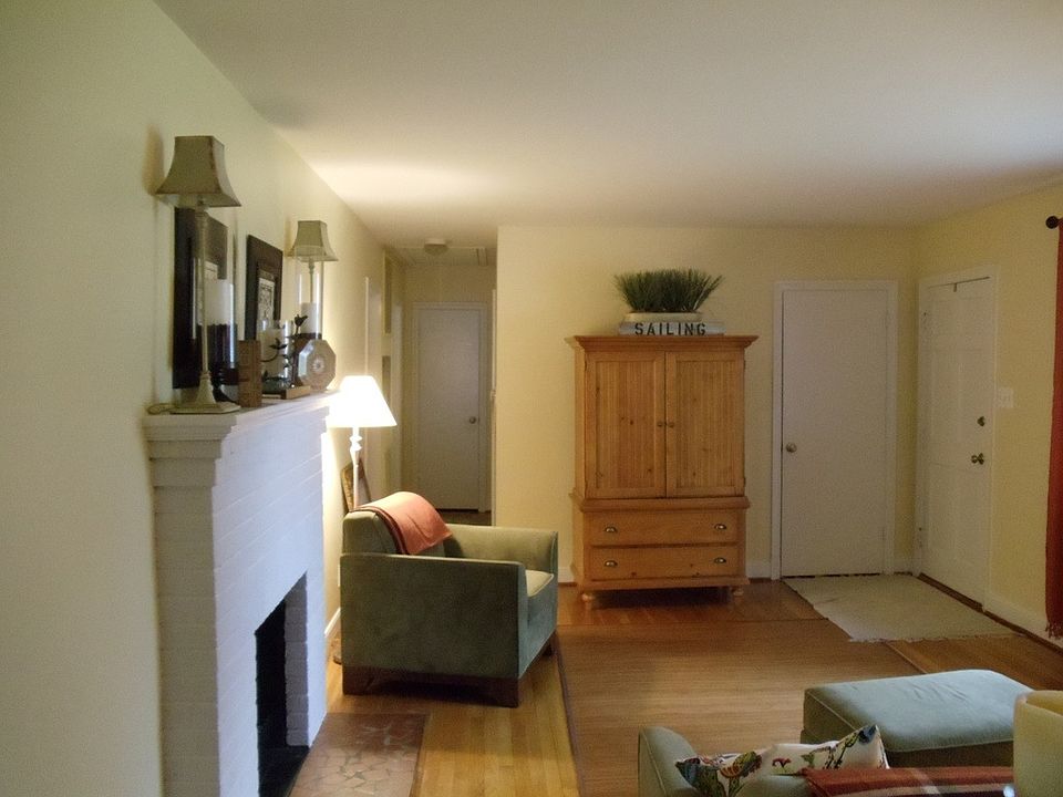 2nd image of 3207 Blithewood Dr